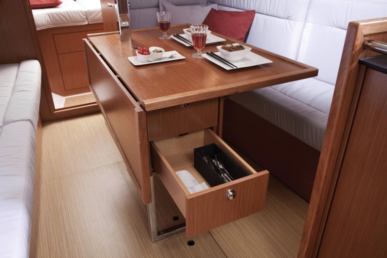 Bavaria Cruiser 32 — photo 8