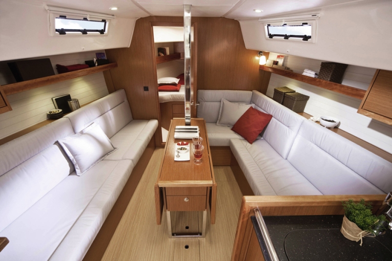 Bavaria Cruiser 32 — photo 9