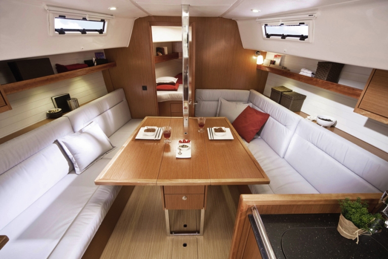 Bavaria Cruiser 32 — photo 10