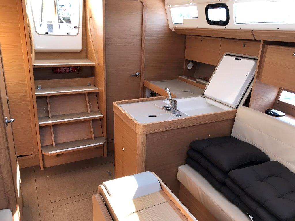 Dufour 350 GL — photo 9