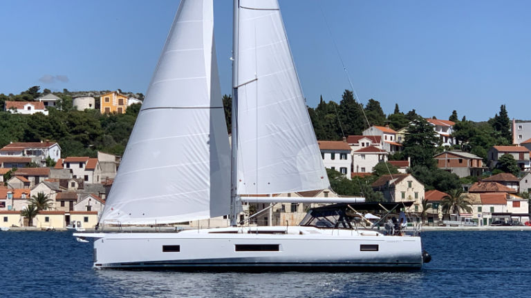Oceanis 51.1 - 3 + 1 cab. — photo 11