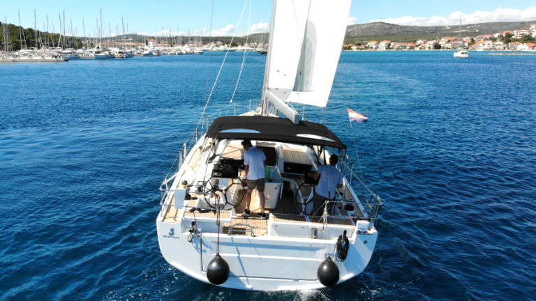 Oceanis 51.1 - 3 + 1 cab. — photo 13