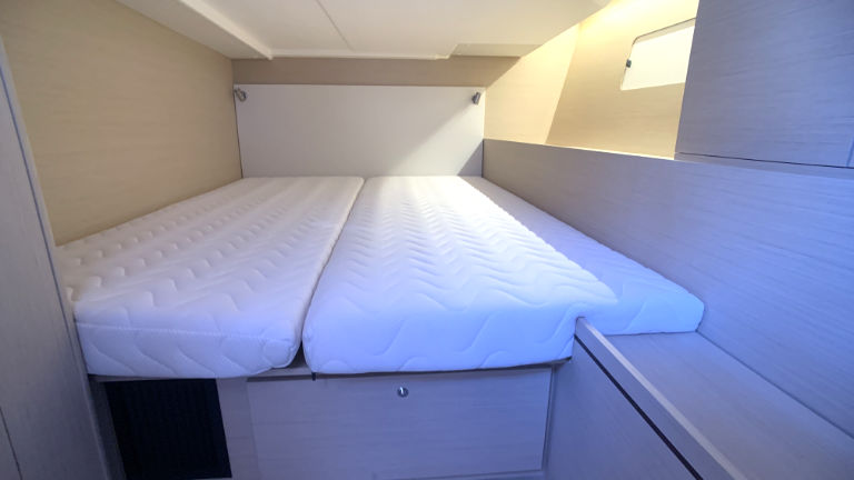 Oceanis 51.1 - 3 + 1 cab. — photo 22