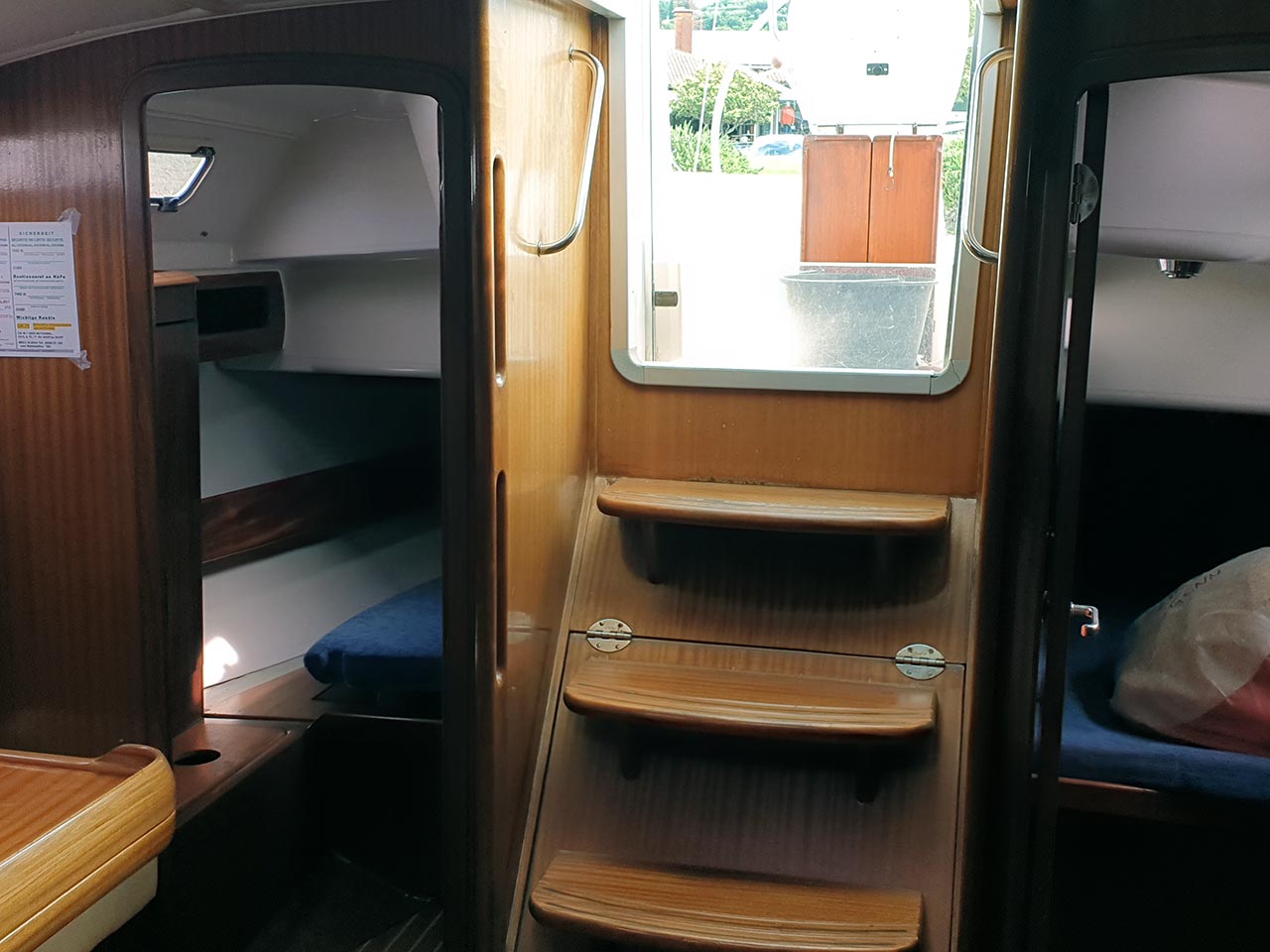 Bavaria 38 — photo 9
