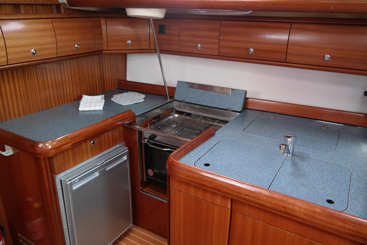 Bavaria 49 — photo 8