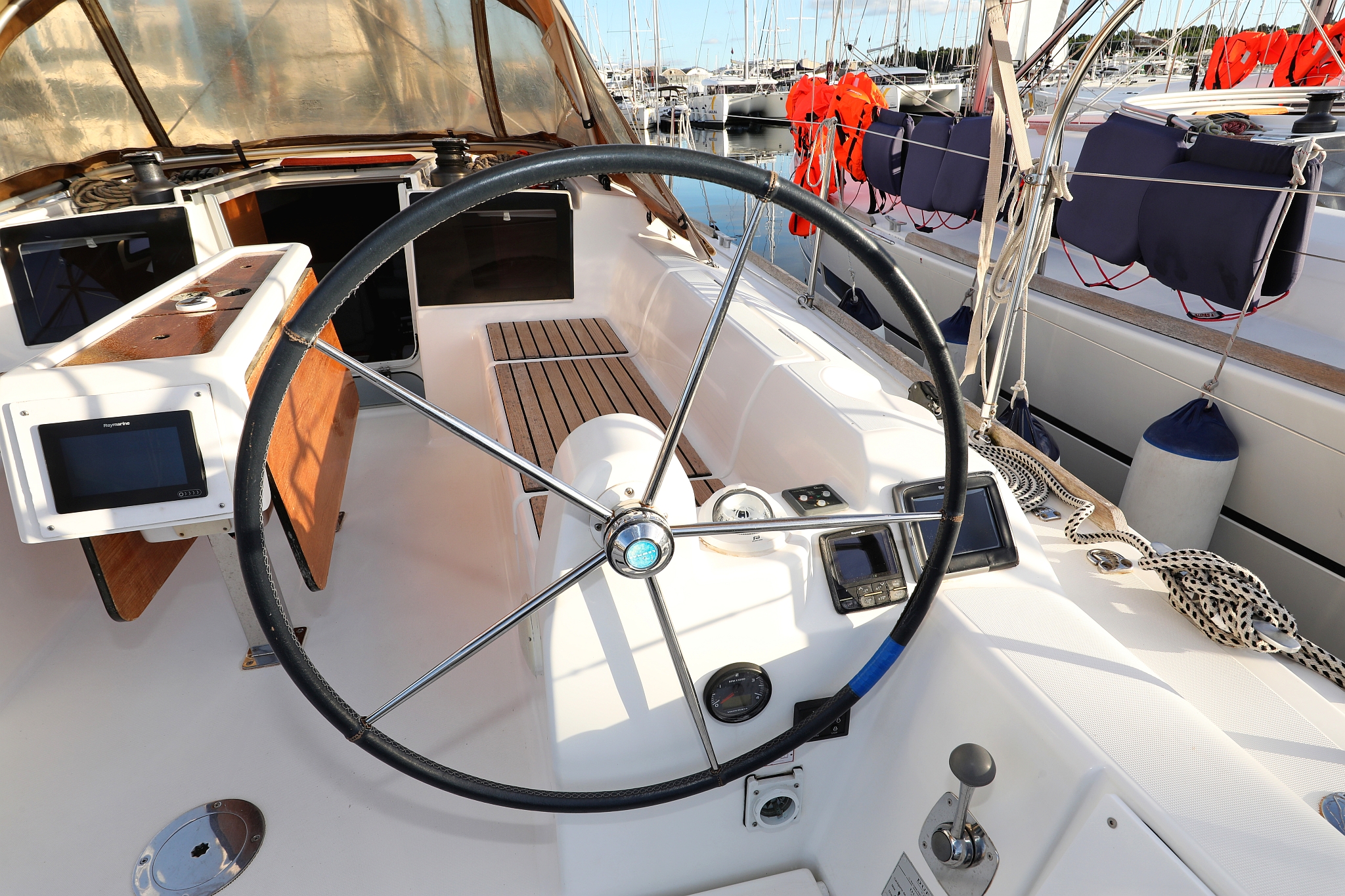 Dufour 350 GL — photo 6