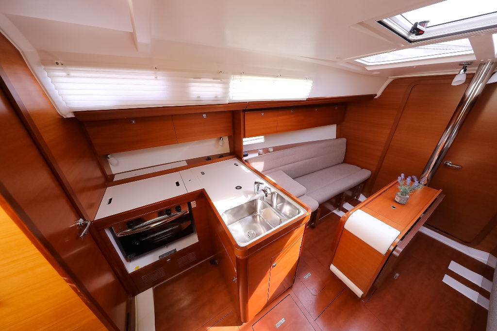 Dufour 350 GL — photo 17