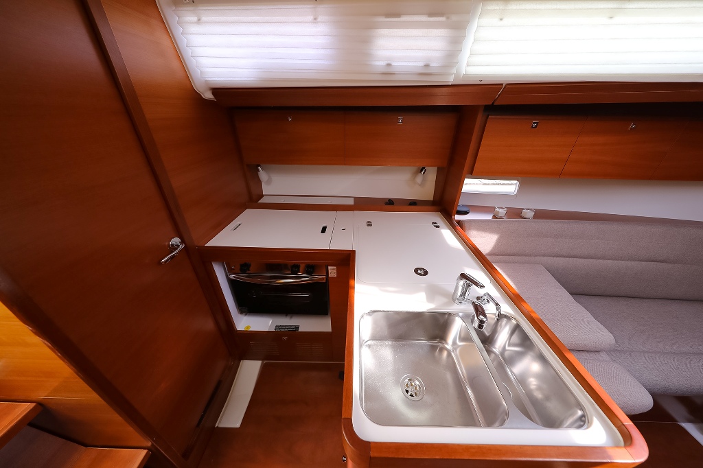 Dufour 350 GL — photo 19