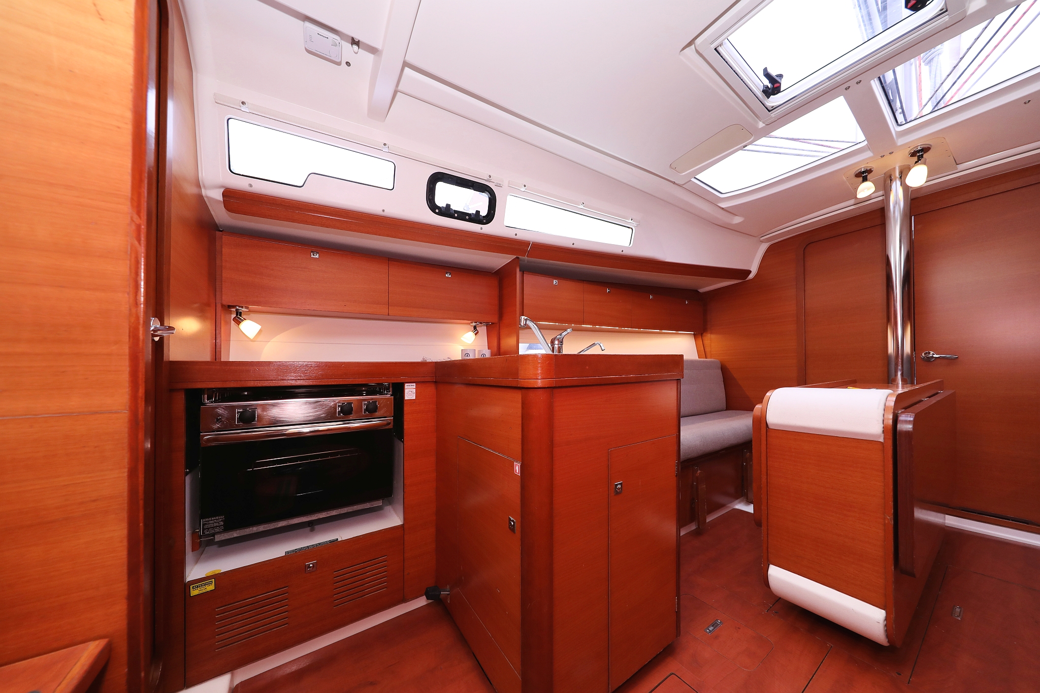 Dufour 350 GL — photo 21