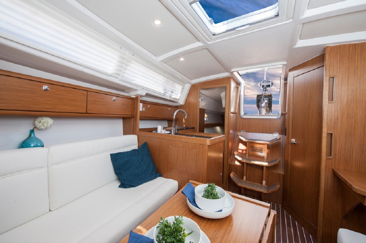 Bavaria Cruiser 33 — photo 8