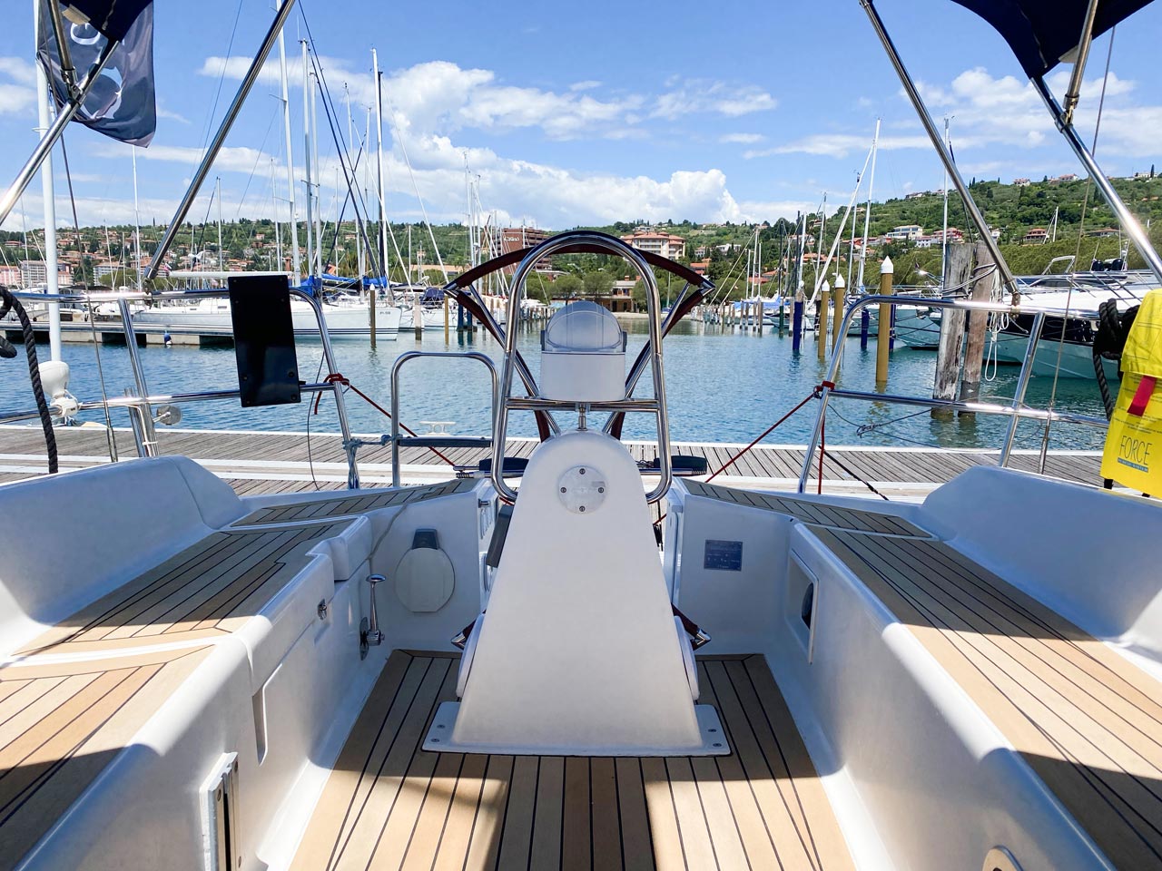 Dufour 325 GL — photo 7