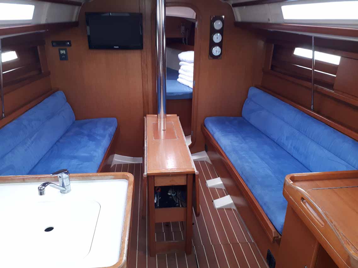 Dufour 325 GL — photo 8