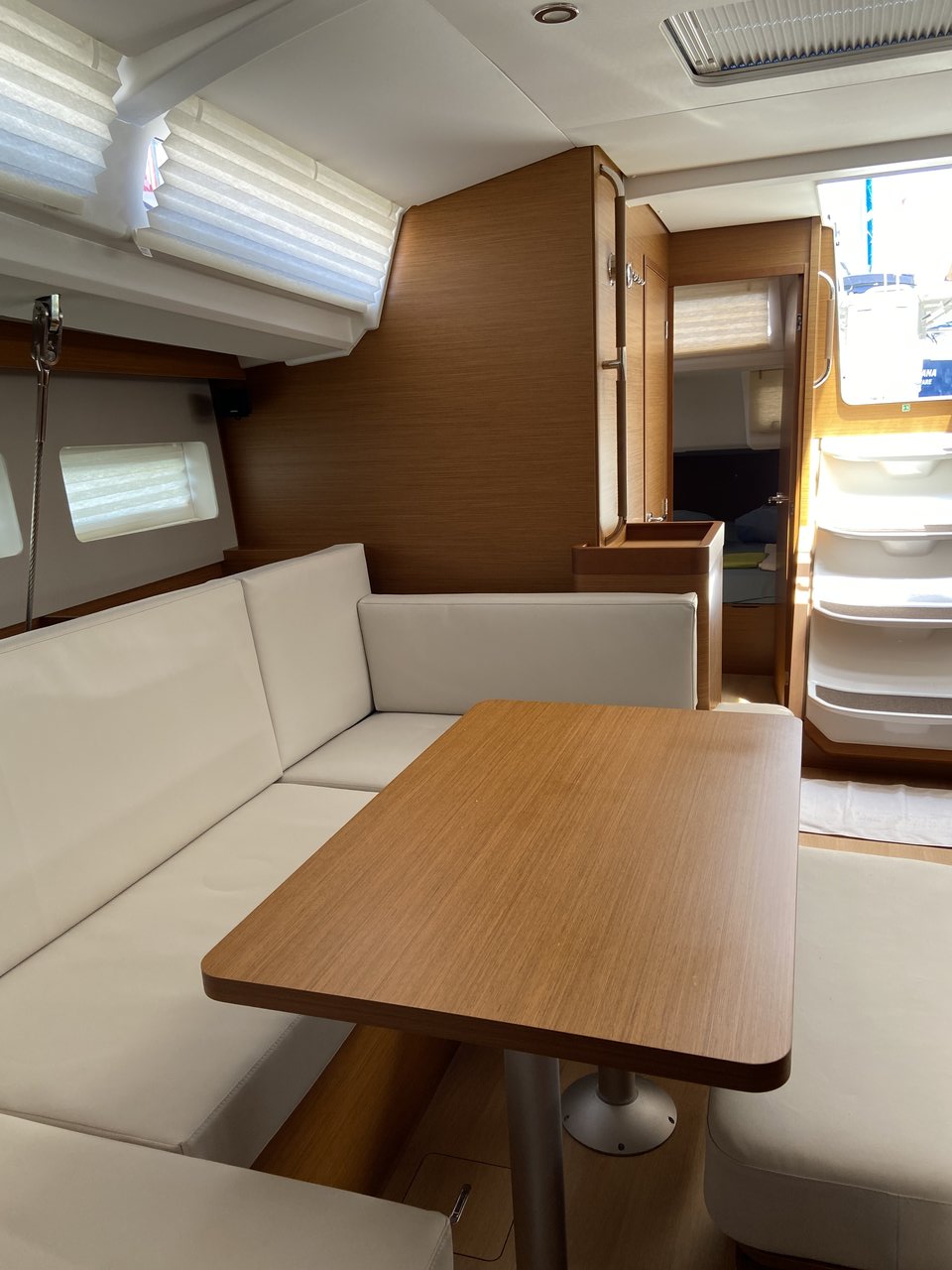 Sun Odyssey 440 - 4 cab. — photo 9