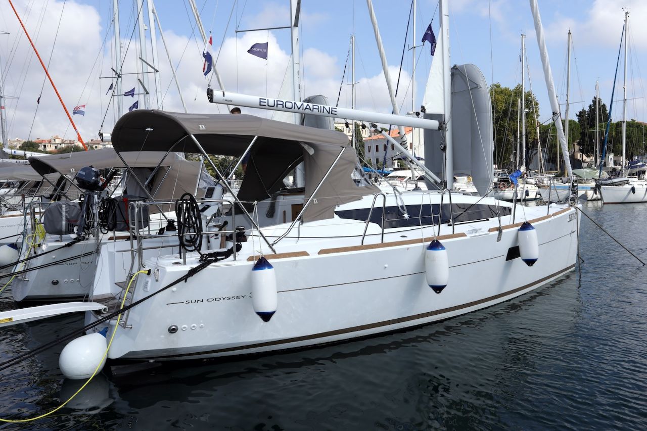Sun Odyssey 319 - 2 cab. — photo 3