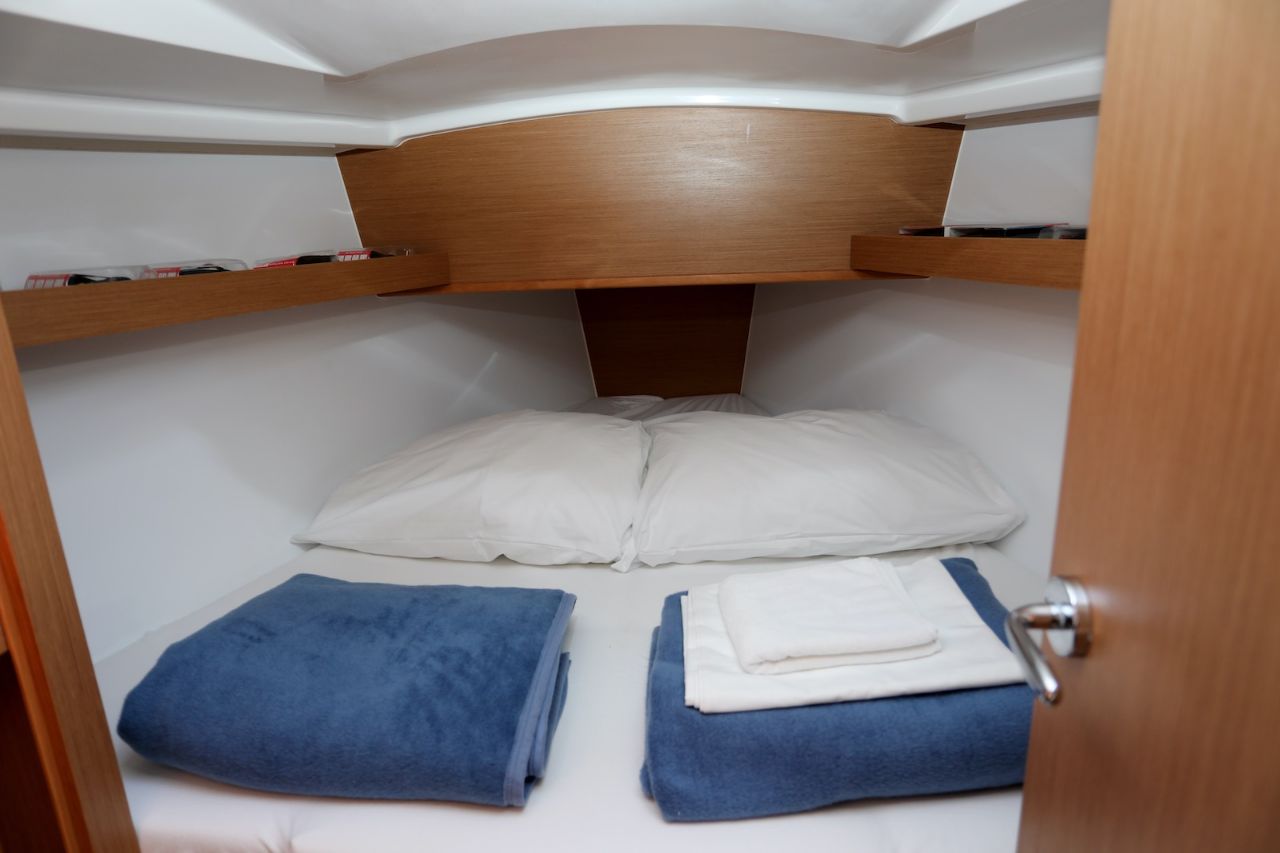 Sun Odyssey 319 - 2 cab. — photo 7