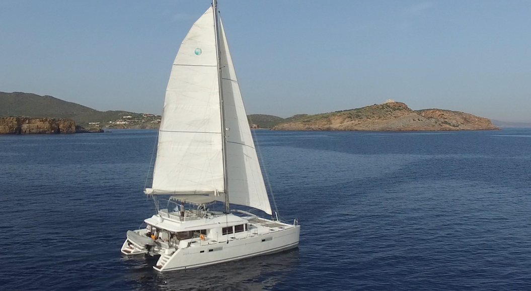 Lagoon 560 — photo 3