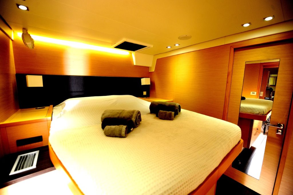 Lagoon 560 — photo 18
