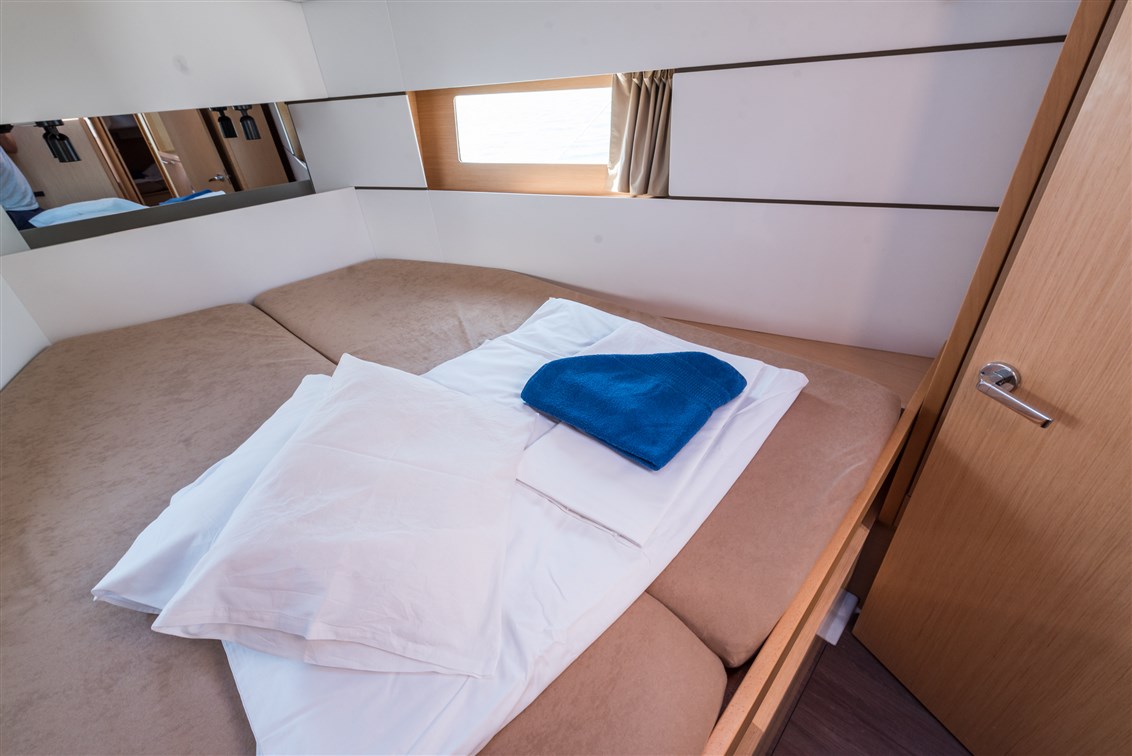 Oceanis 38 - 3 cab. — photo 20