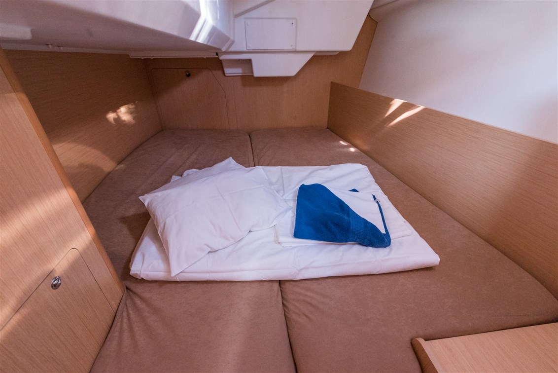 Oceanis 38 - 3 cab. — photo 23