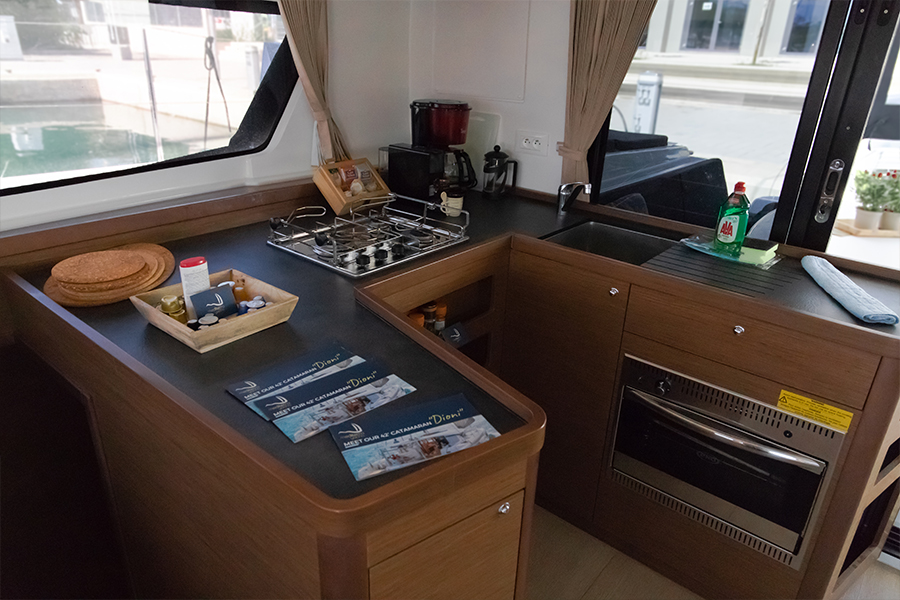 Lagoon 42 - 4 + 2 cab. — photo 11