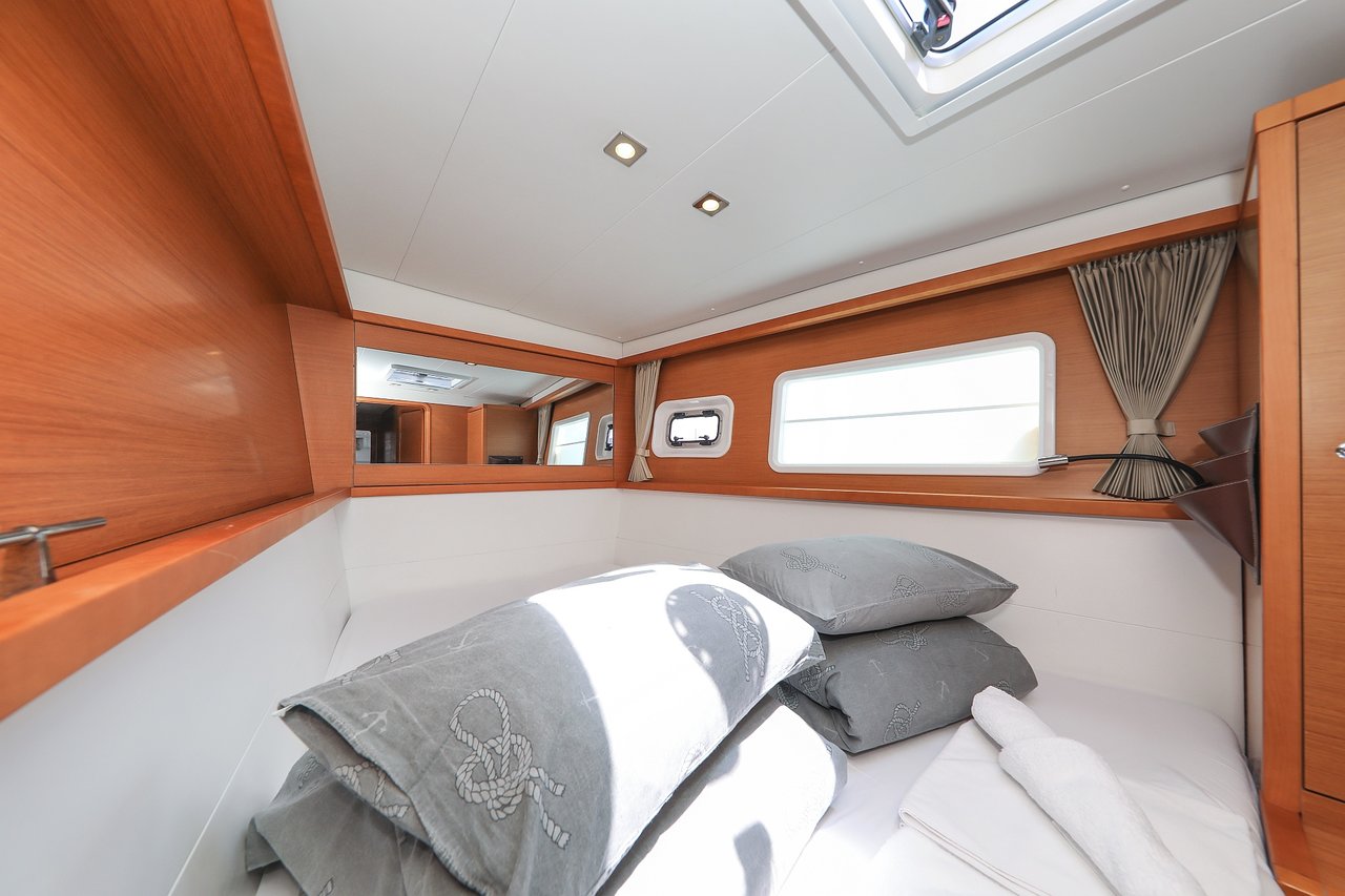 Lagoon 450 - 4 + 2 cab. — photo 19