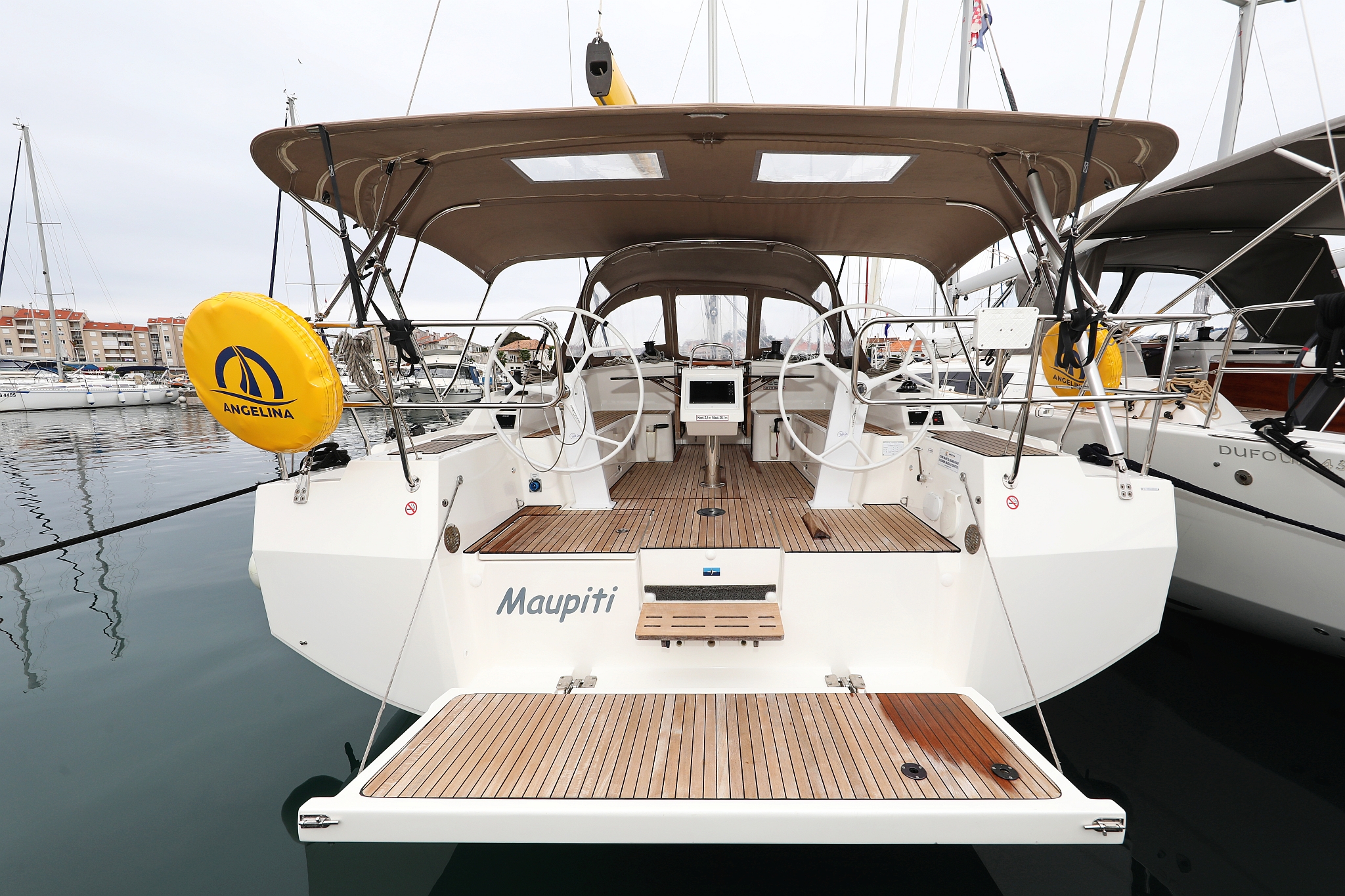 Bavaria C42 — photo 4