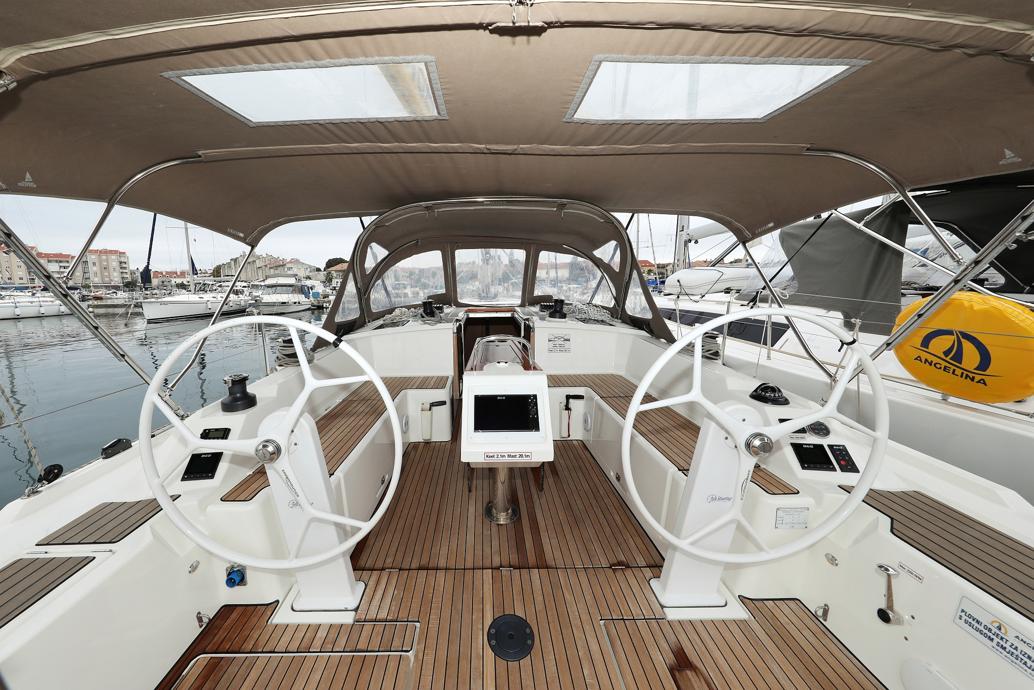 Bavaria C42 — photo 5