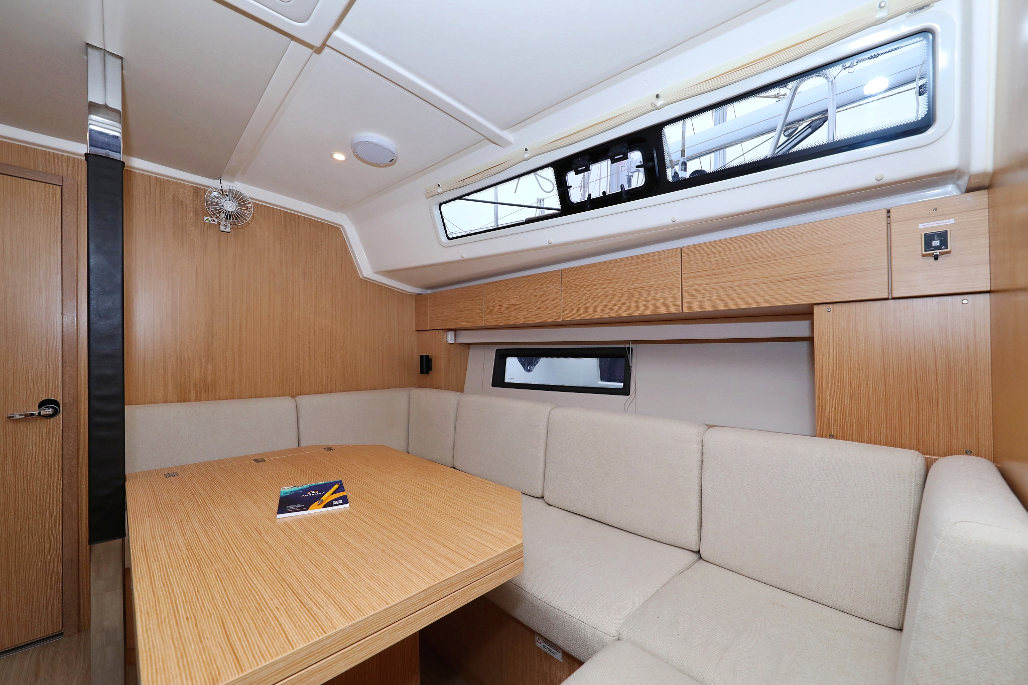 Bavaria C42 — photo 15