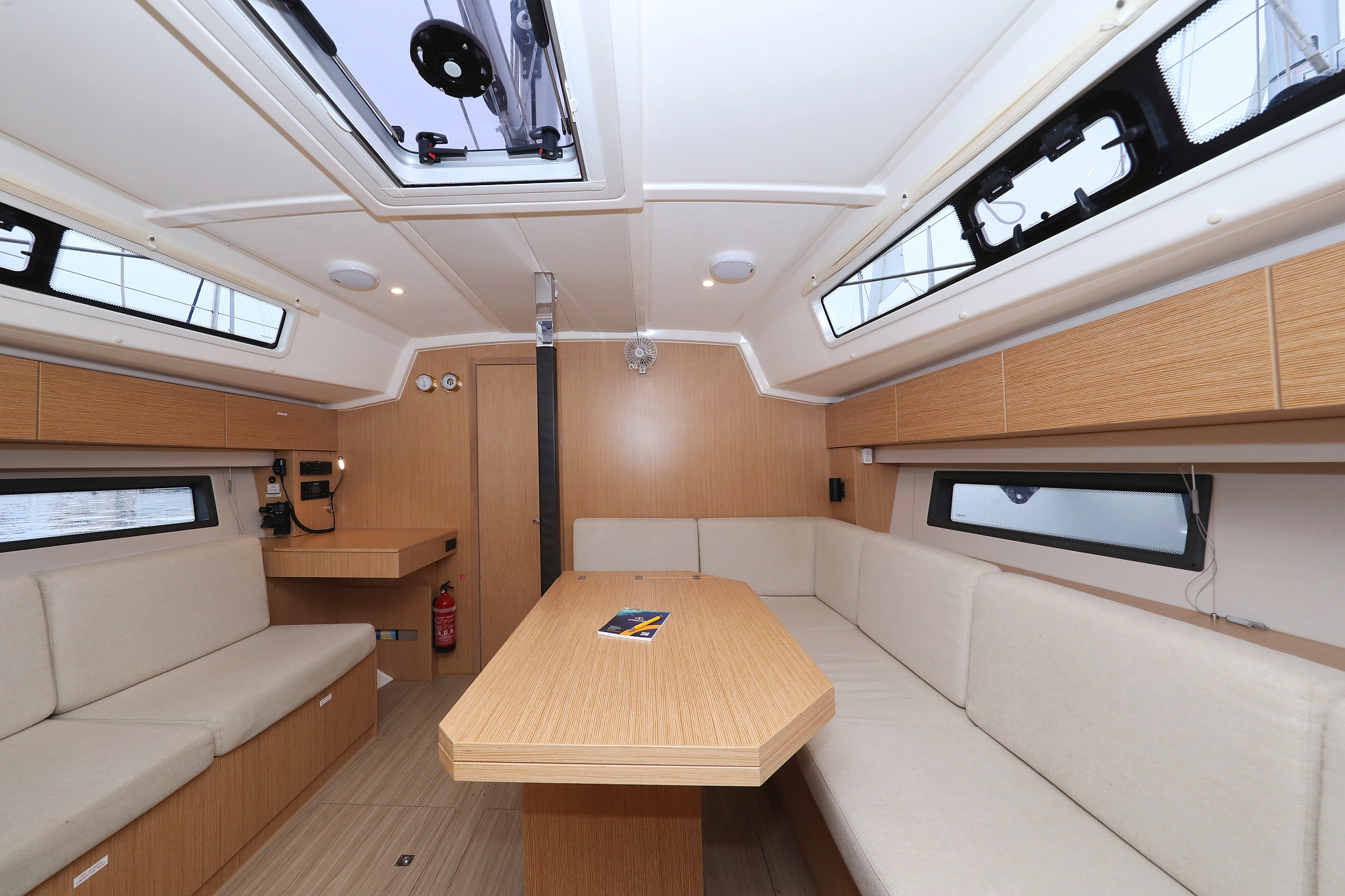 Bavaria C42 — photo 16