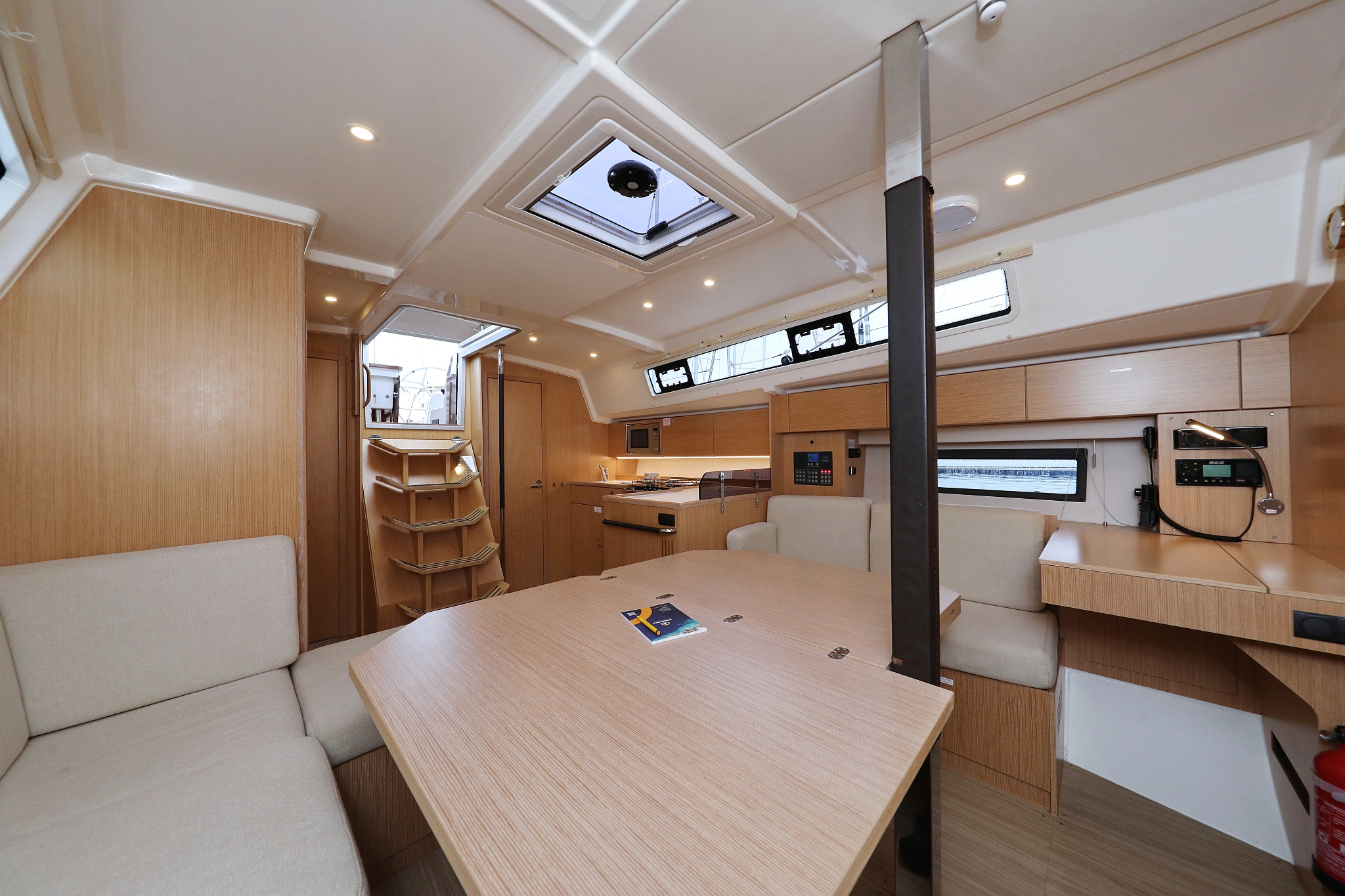 Bavaria C42 — photo 19