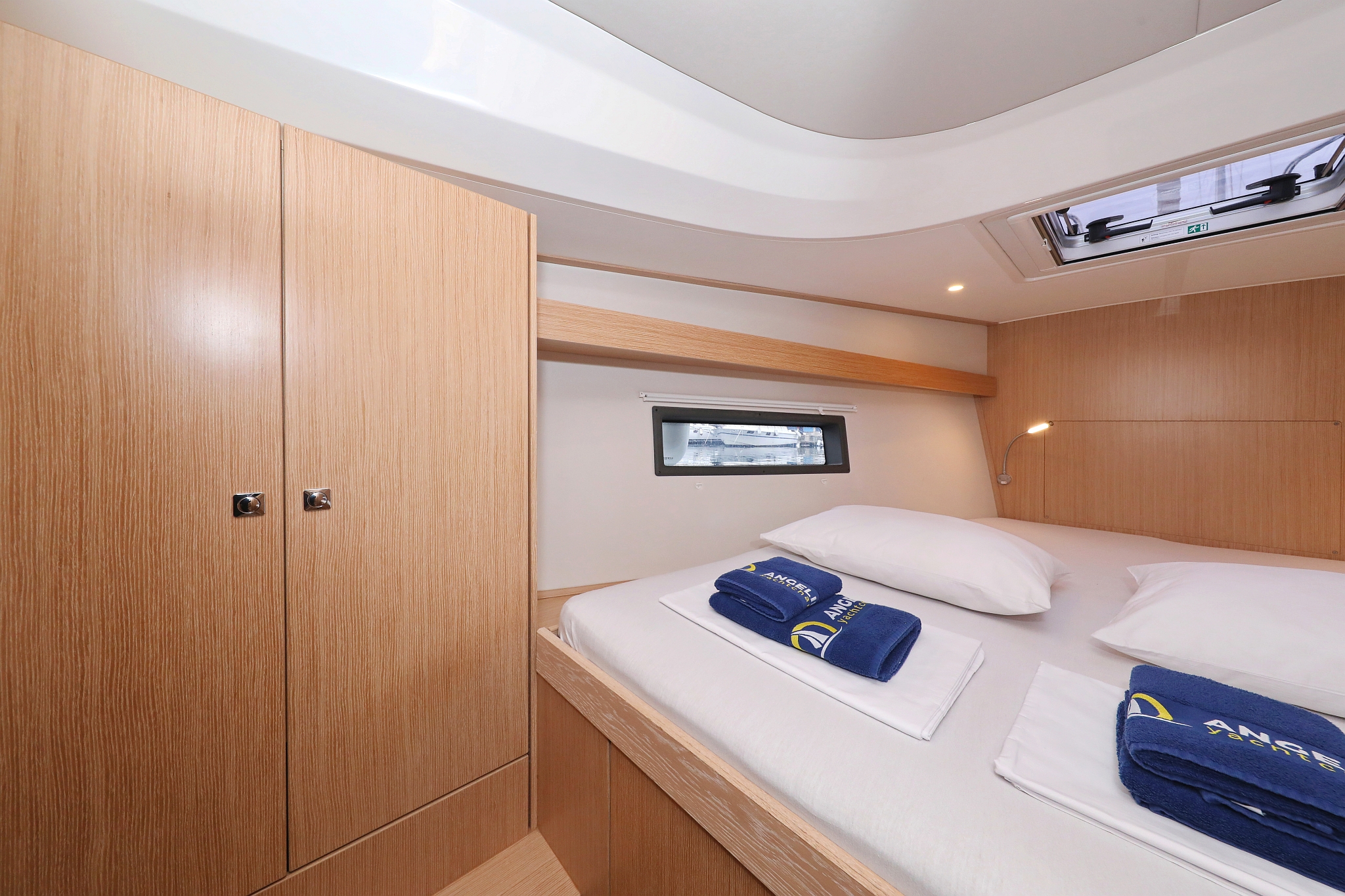 Bavaria C42 — photo 26