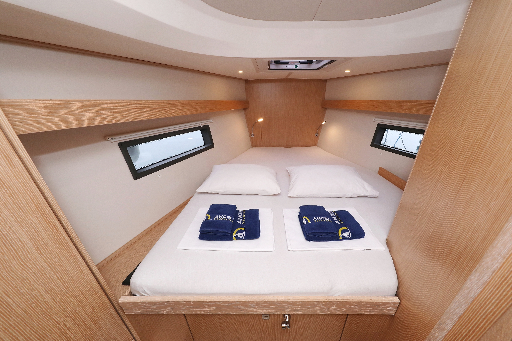 Bavaria C42 — photo 31