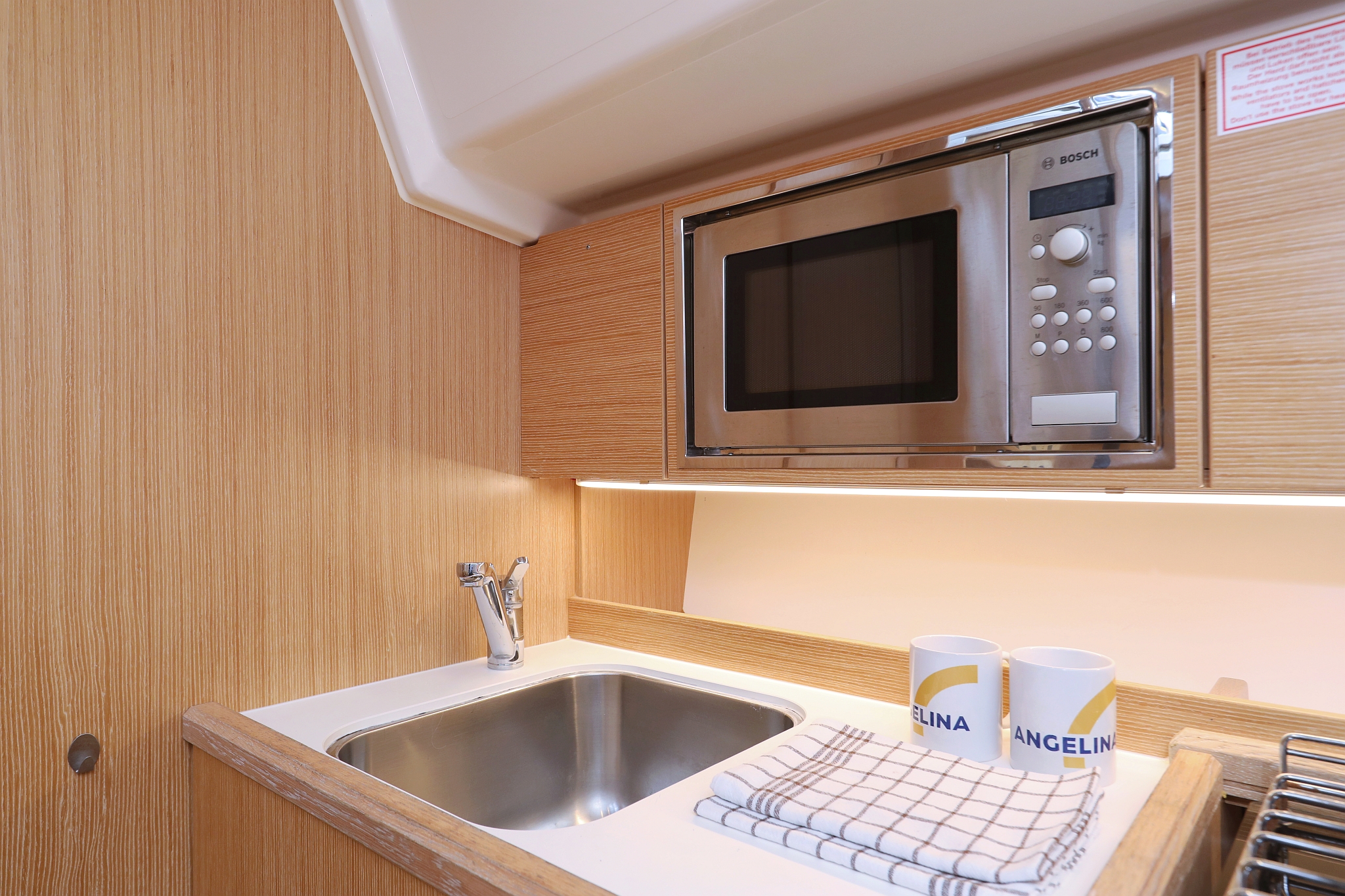 Bavaria C42 — photo 41