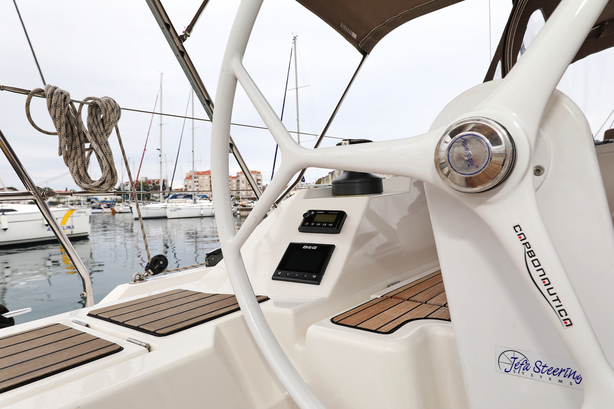 Bavaria C42 — photo 48
