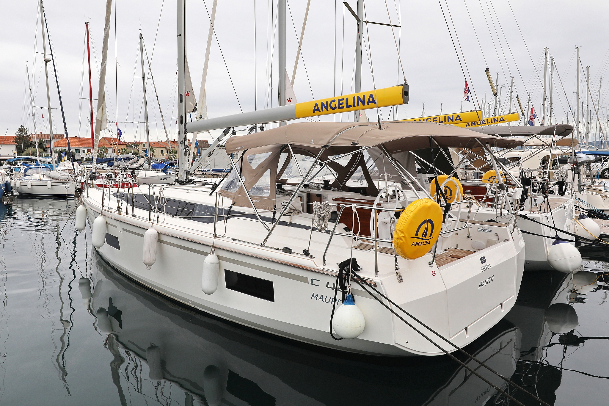 Bavaria C42 — photo 49