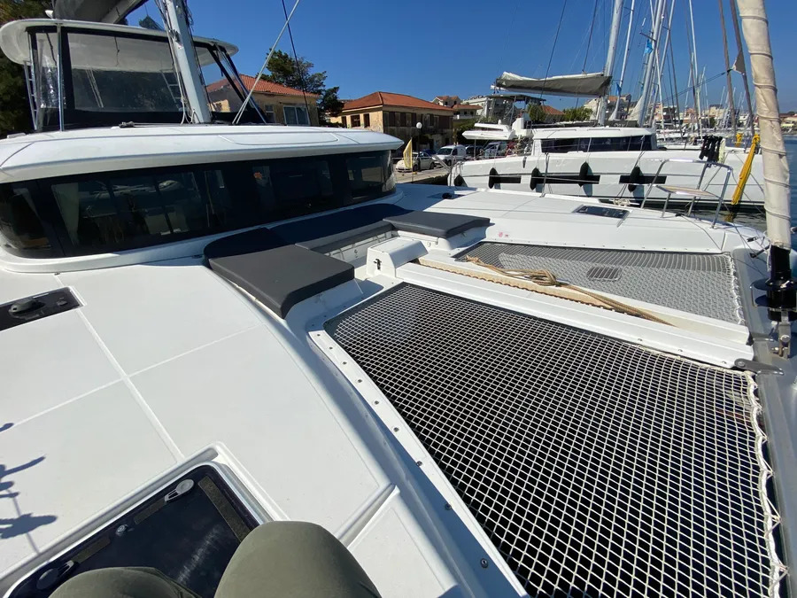 Lagoon 46 - 4 + 1 cab. — photo 6