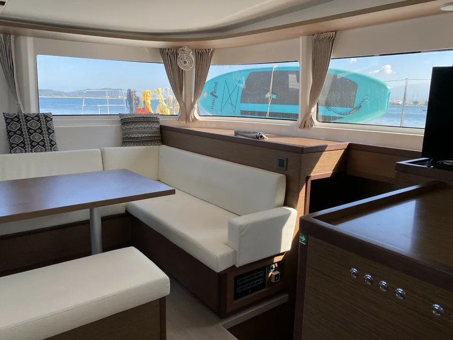 Lagoon 46 - 4 + 1 cab. — photo 8