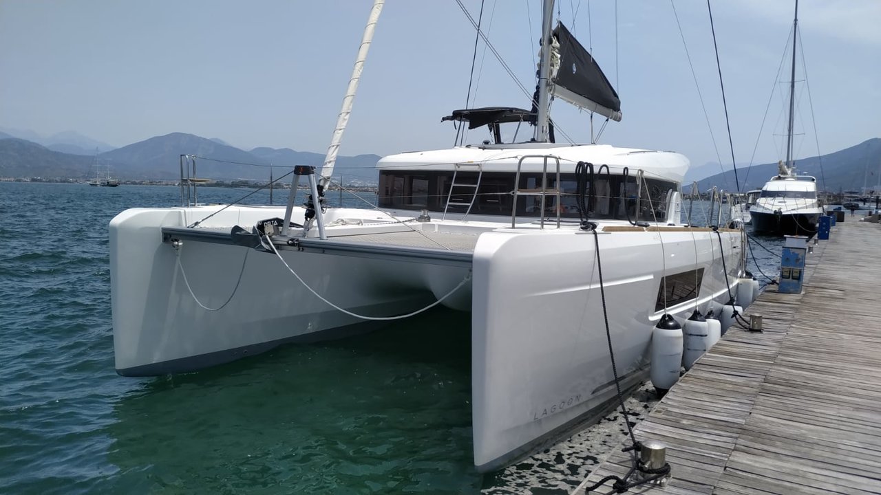 Lagoon 40 - 4 cab. — photo 1