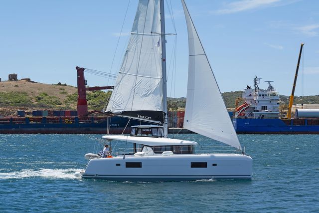 Lagoon 42 - 4 + 2 cab. — photo 15