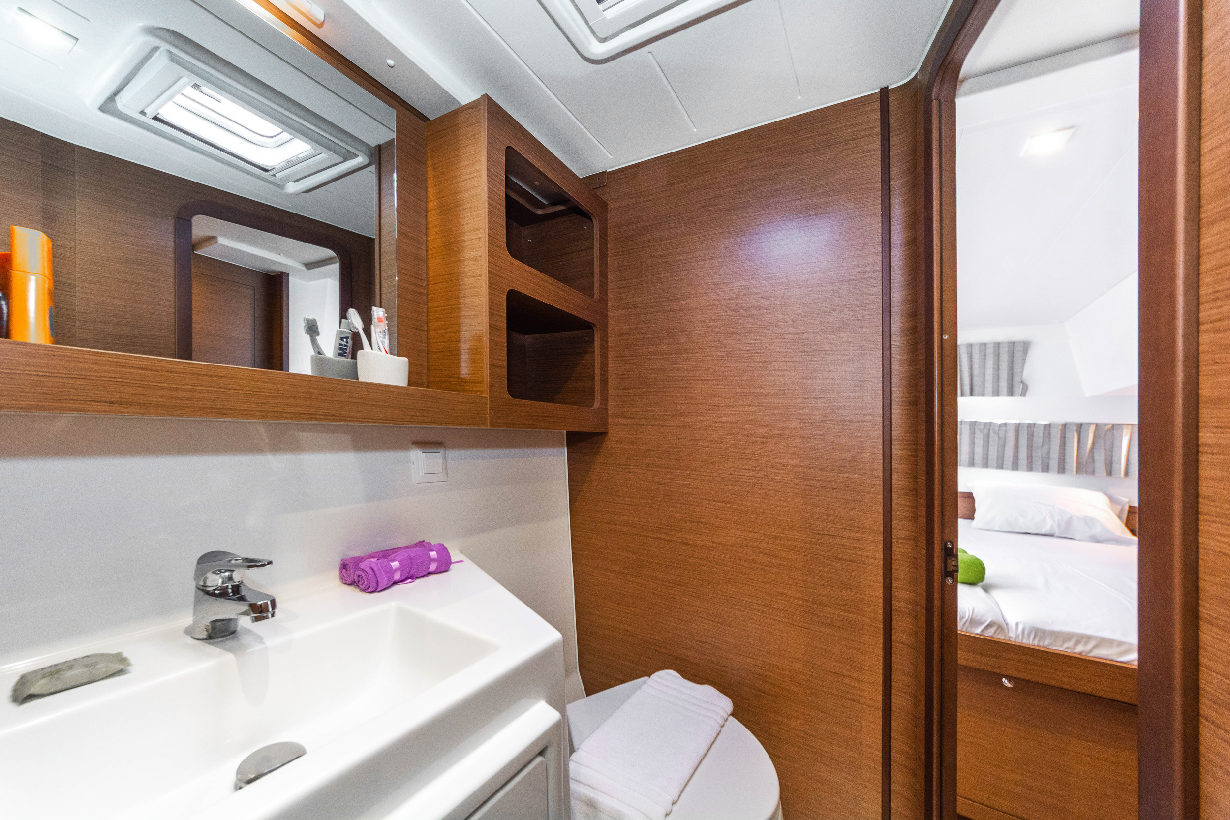 Lagoon 42 - 4 + 2 cab. — photo 2