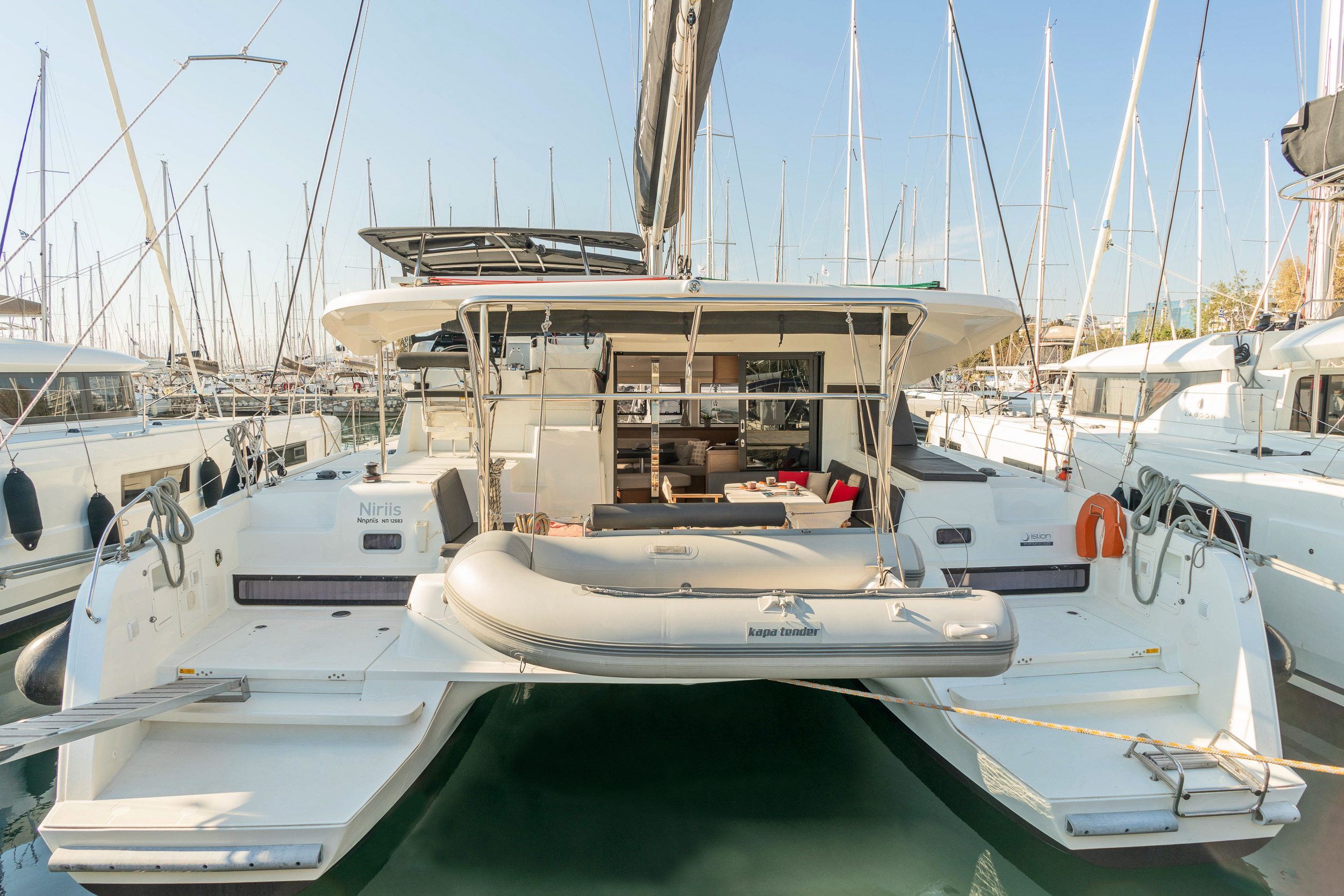 Lagoon 42 - 4 + 2 cab. — photo 7