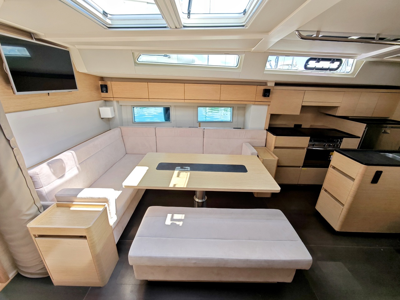 Hanse 548 - 4 + 1 cab. — photo 11