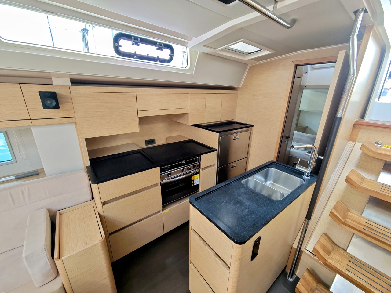 Hanse 548 - 4 + 1 cab. — photo 13