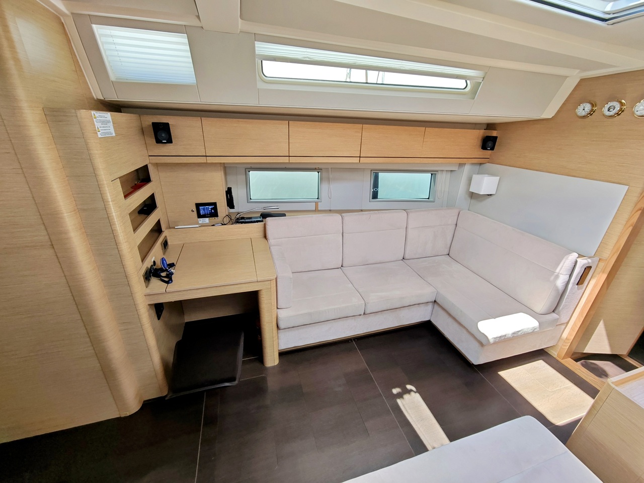 Hanse 548 - 4 + 1 cab. — photo 14