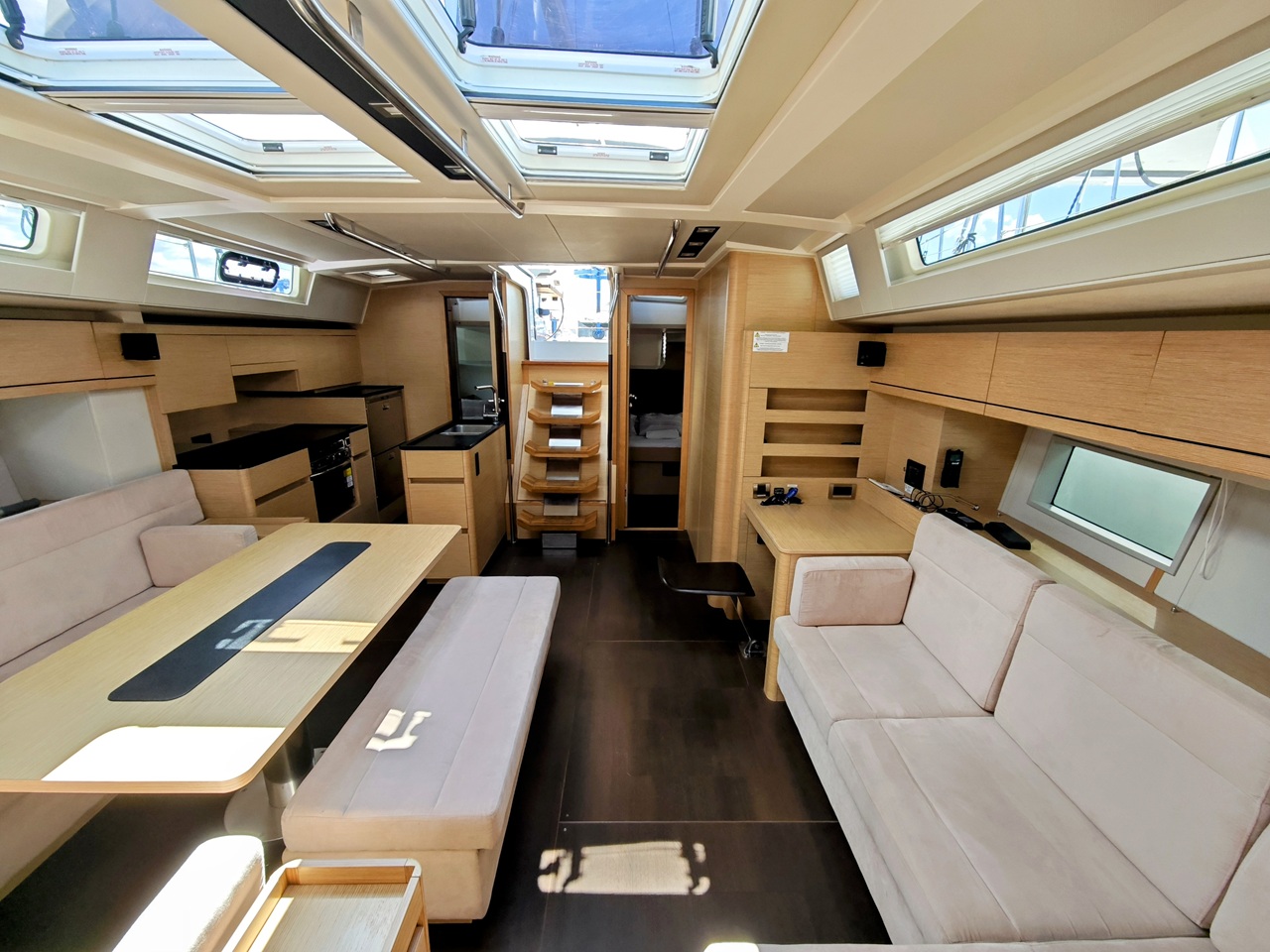 Hanse 548 - 4 + 1 cab. — photo 15