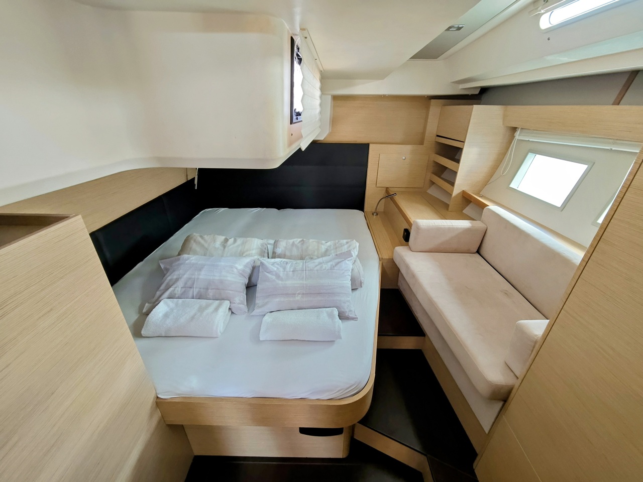 Hanse 548 - 4 + 1 cab. — photo 16