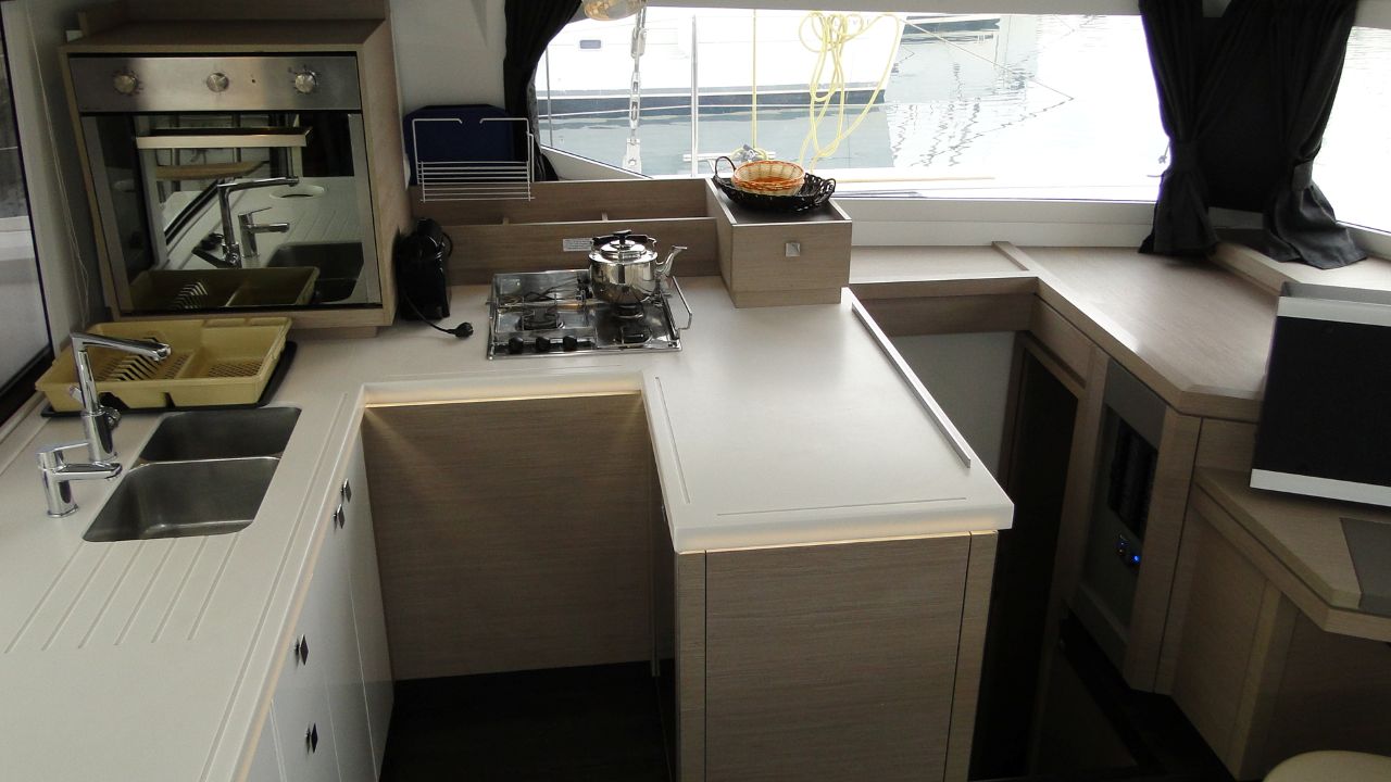 Fountaine Pajot Astrea 42 - 4 + 2 cab. — photo 7