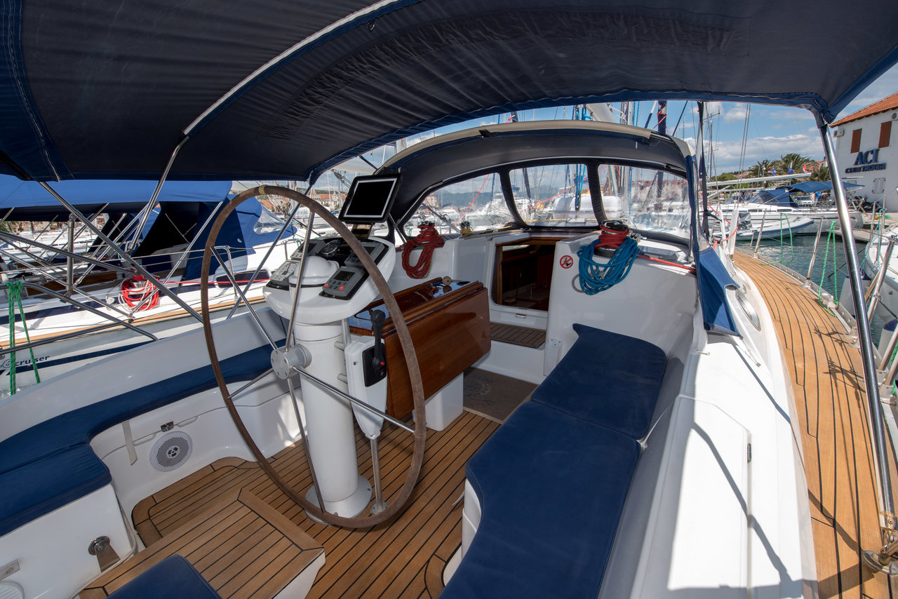 Sun Odyssey 42.2 Exclusive - 3 cab. — photo 5