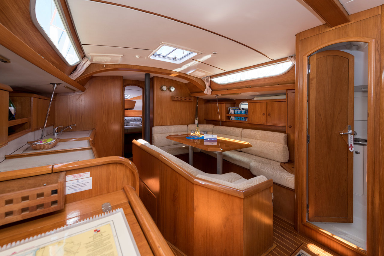 Sun Odyssey 42.2 Exclusive - 3 cab. — photo 8
