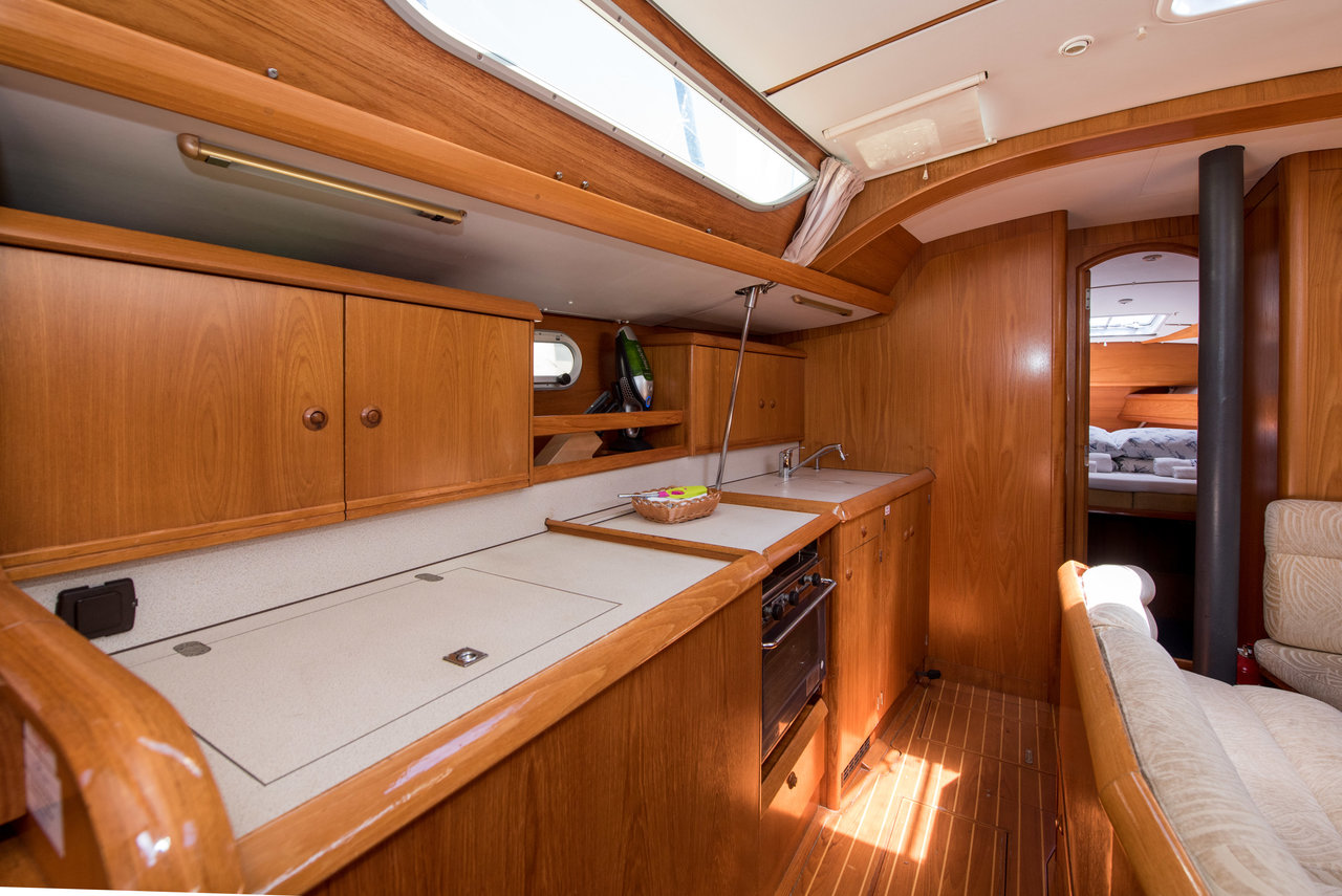 Sun Odyssey 42.2 Exclusive - 3 cab. — photo 10